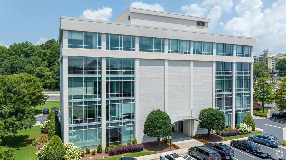 More Photos Of 4801 Glenwood Ave, Raleigh Coworking Space