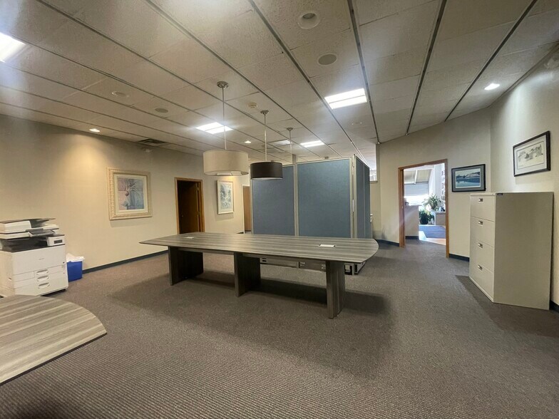 More Photos Of 3107 Beale Ave, Altoona Office For Sale