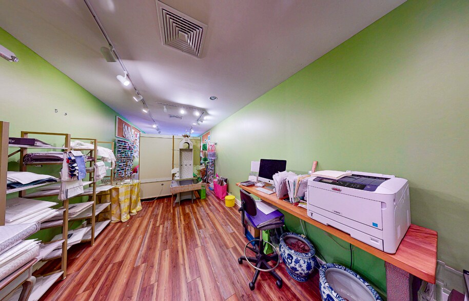 More Photos Of 3117 Franklin Rd SW, Roanoke Storefront For Lease