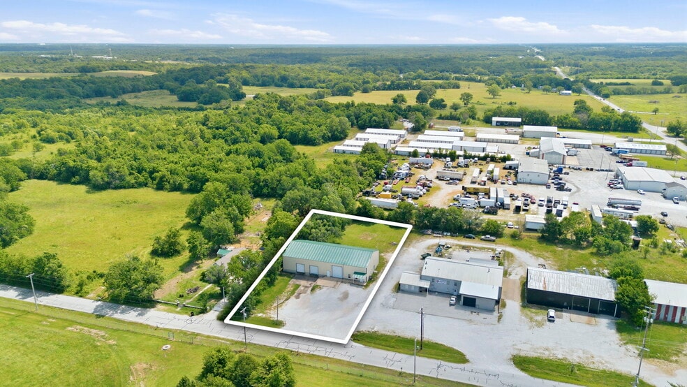 More Photos Of 136 N Prigmor Ave, Joplin Industrial For Sale