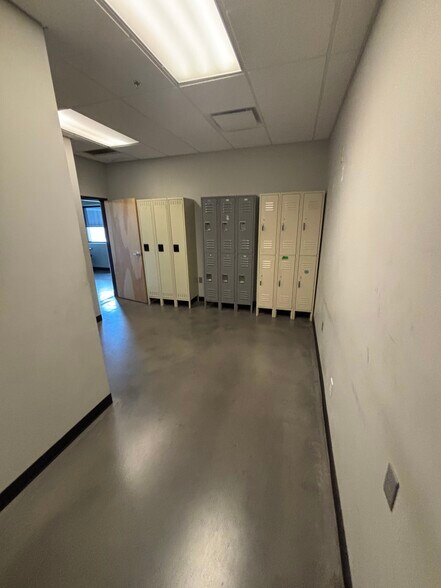 More Photos Of 3370 Drennan Industrial Loop S, Colorado Springs Flex For Lease