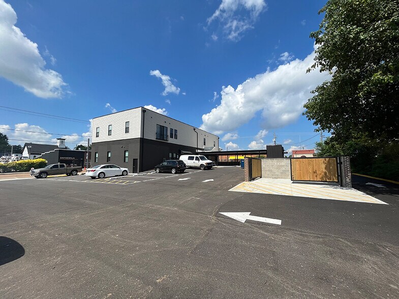 More Photos Of 101-103 N Main st, Troy General Retail For Lease