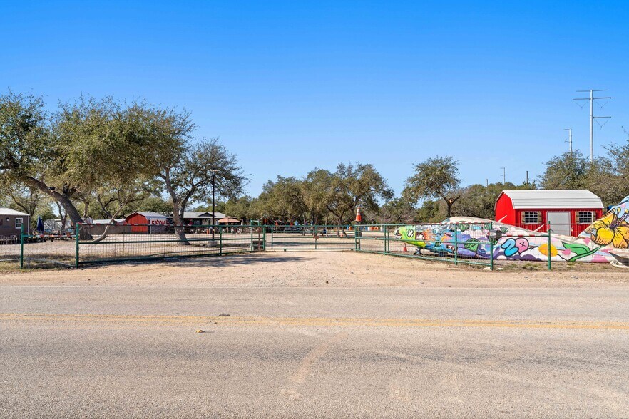 More Photos Of 33855 Blanco Rd, Bulverde Bar For Sale