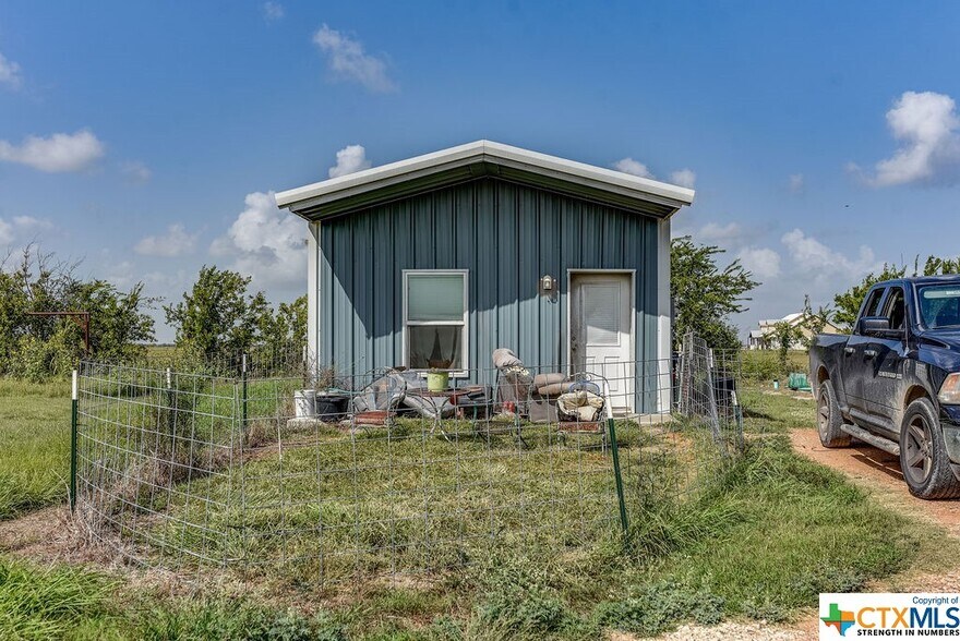 More Photos Of 116 Danny Ln, Port Lavaca Trailer Camper Park For Sale