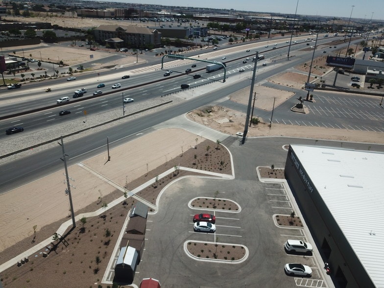 More Photos Of 8736 Gateway Blvd E, El Paso General Retail For Lease