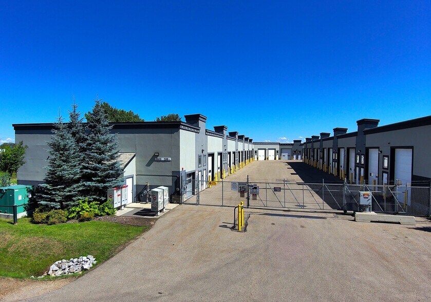 More Photos Of 9903 209 St NW, Edmonton Warehouse For Sale