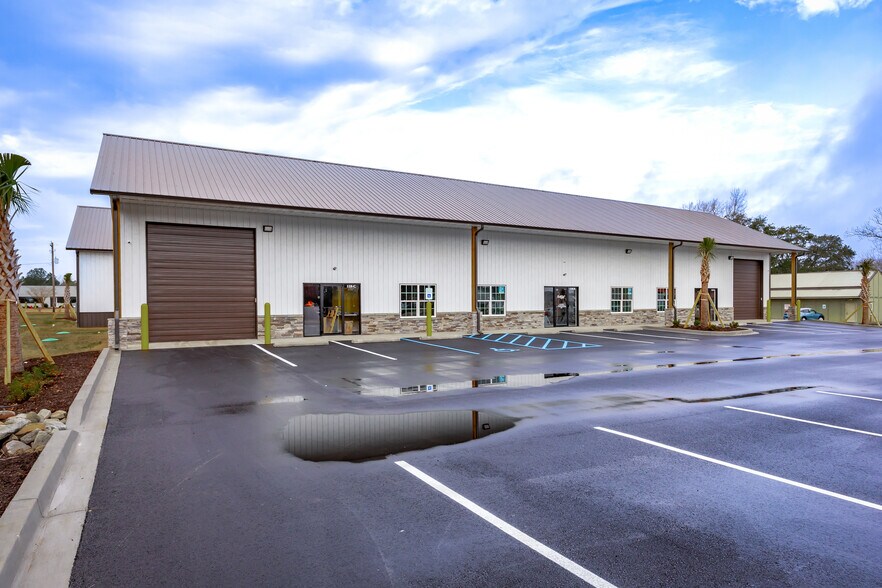 More Photos Of 118 Centerville Rd, Gilbert Light Distribution For Lease