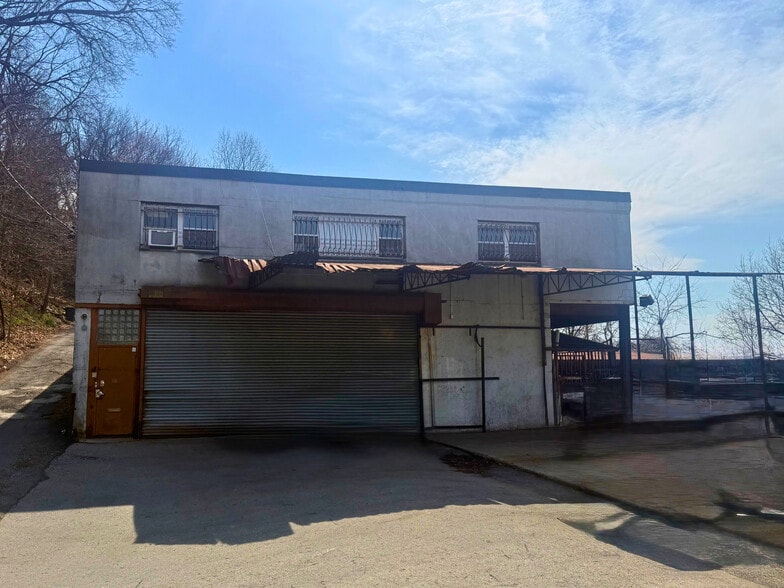 Primary Photo Of 229 S Waverly St, Yonkers Manufacturing For Sale