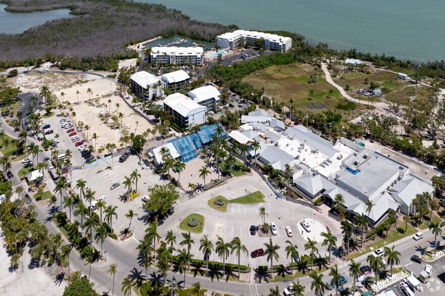 More Photos Of 5400 South Seas Plantation Rd, Captiva Hotel For Lease