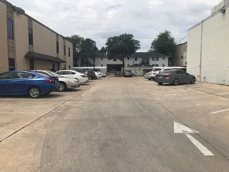 More Photos Of 4303 N Central Expy, Dallas Office For Lease