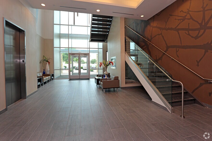 More Photos Of 3310 Dallas Pkwy, Plano Office For Lease