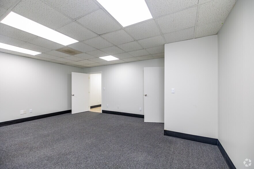 More Photos Of 6230-6360 Busch Blvd, Columbus Unknown For Lease