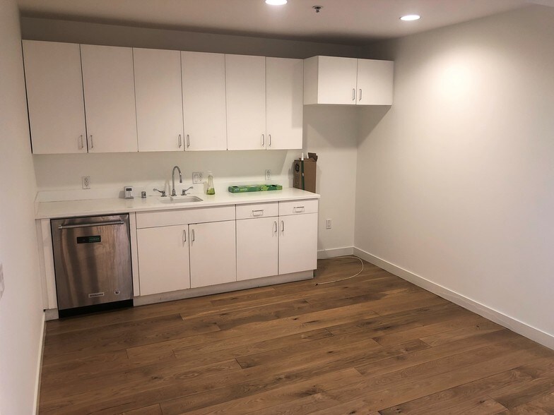 More Photos Of 3839 Main St, Culver City Loft Creative Space For Lease