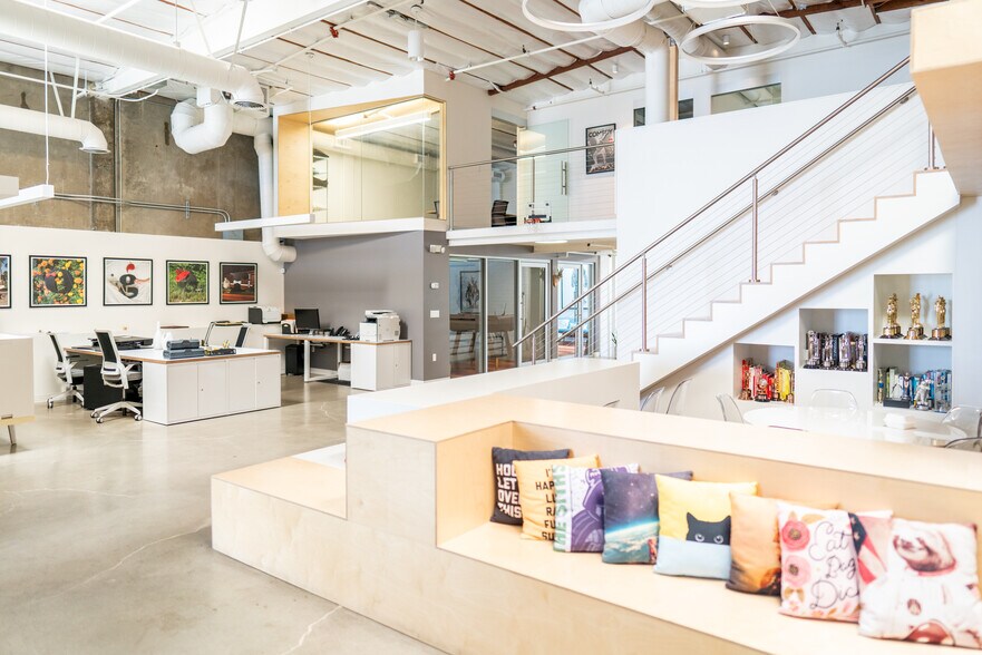 More Photos Of 1109 N Virgil Ave, Los Angeles Office For Sale