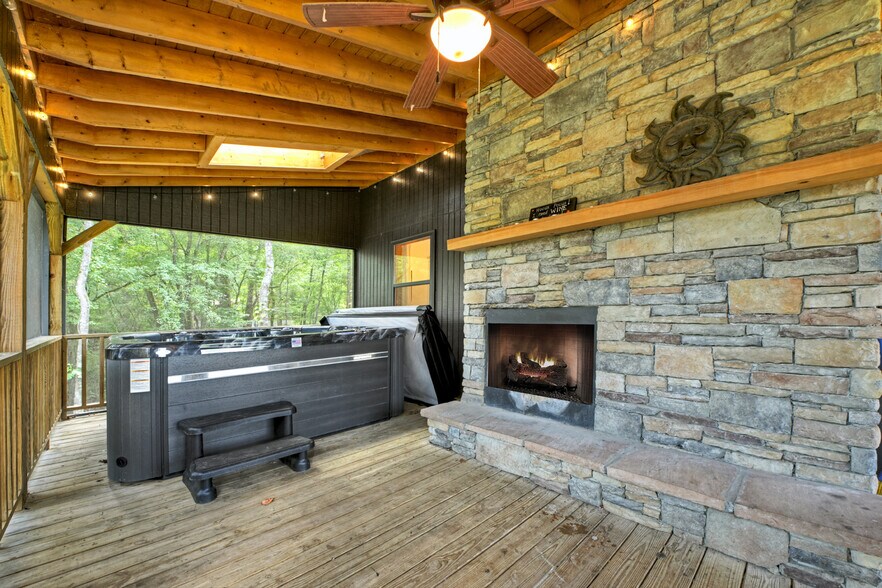 More Photos Of 77 Alpine Way, Blairsville Hotel For Sale