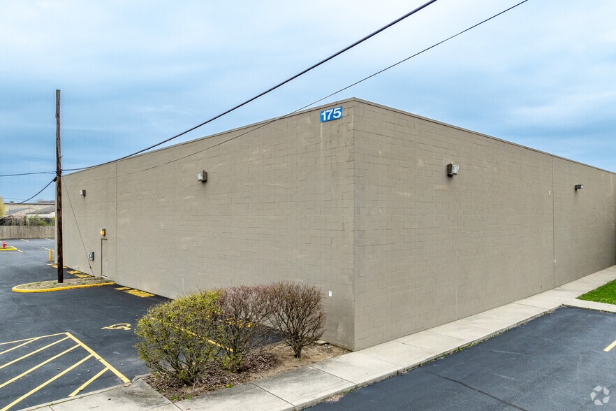 More Photos Of 175 E Broadway Ave, Westerville Warehouse For Lease