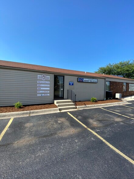 More Photos Of 1919 W Royale Dr, Muncie General Retail For Lease