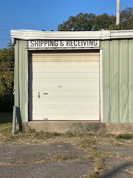 More Photos Of 1063 E Parkway South, Memphis Flex For Sale