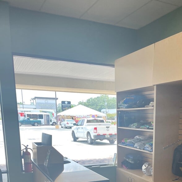 More Photos Of 2777 University Blvd W, Jacksonville Storefront For Lease