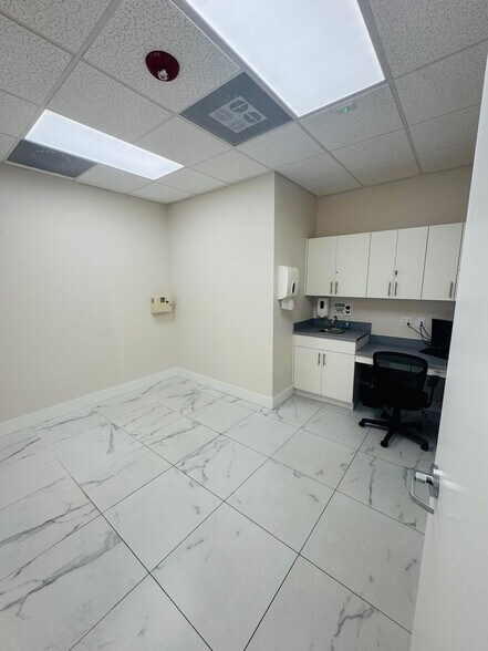 More Photos Of 701-711 NW 27th Ave, Miami Storefront Retail Office For Lease