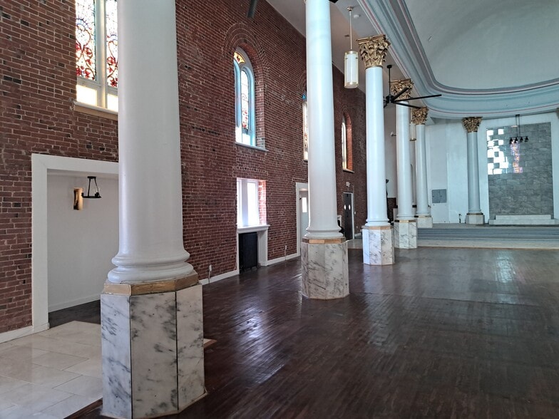 More Photos Of 1935 Sidney St, Saint Louis Religious Facility For Lease