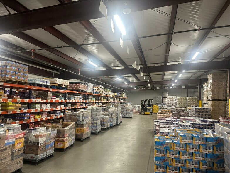 More Photos Of 400 SE Stafford St, Lawton Distribution For Sale