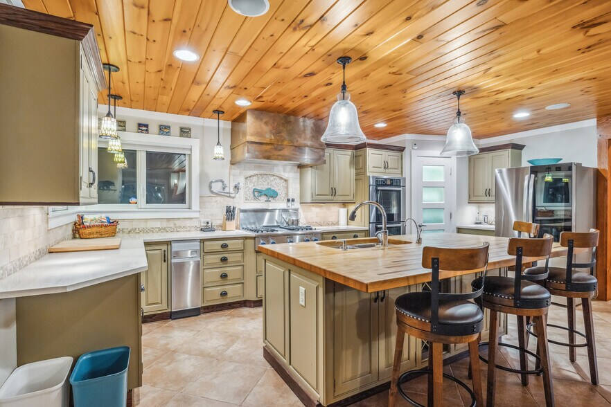 More Photos Of 4555 Davies Rd, Burdett Specialty For Sale