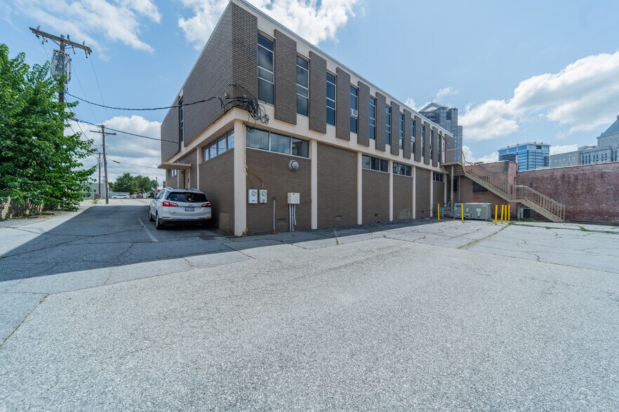 More Photos Of 405 Battleground Ave, Greensboro Office For Lease