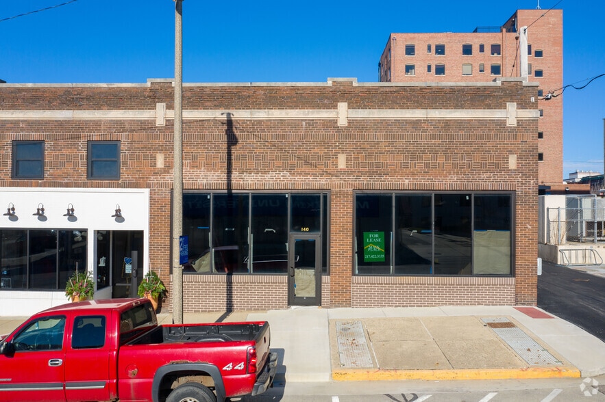 More Photos Of 140 W Wood St, Decatur Storefront Retail Office For Lease