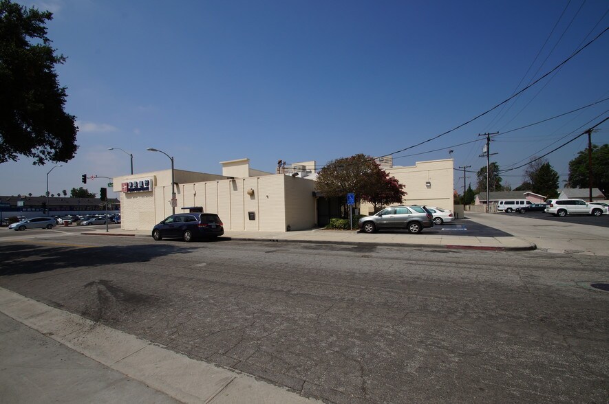 More Photos Of 403-407 W Valley Blvd, Alhambra General Retail For Sale