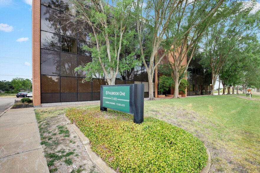 More Photos Of 11455 Fallbrook Dr, Houston Medical For Lease