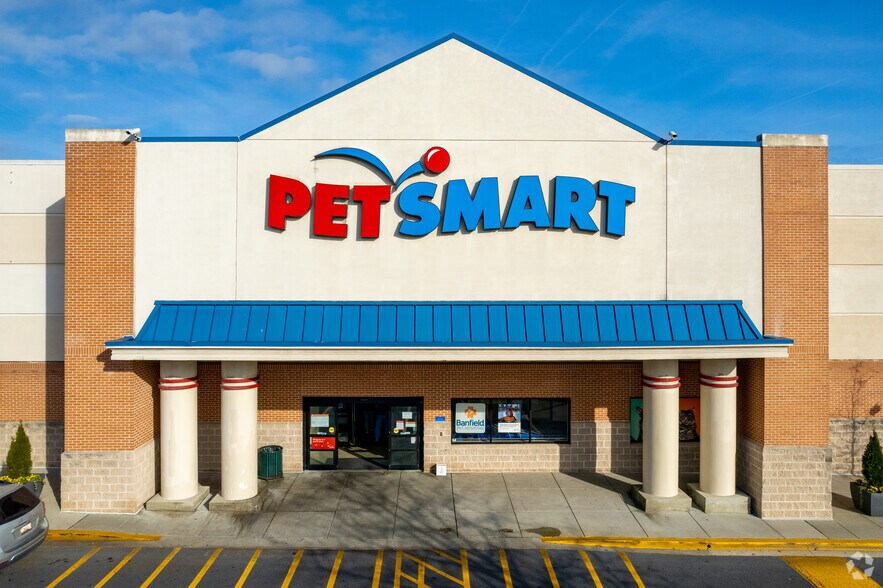 More Photos Of 1238 Putty Hill Ave, Towson General Retail For Lease