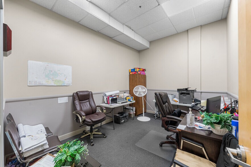 More Photos Of 514 Commerce Ave, Palmdale Medical For Sale