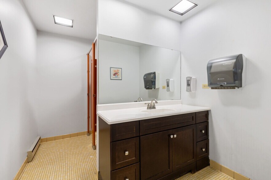 More Photos Of 200 N Public Rd, Lafayette Bank For Sale