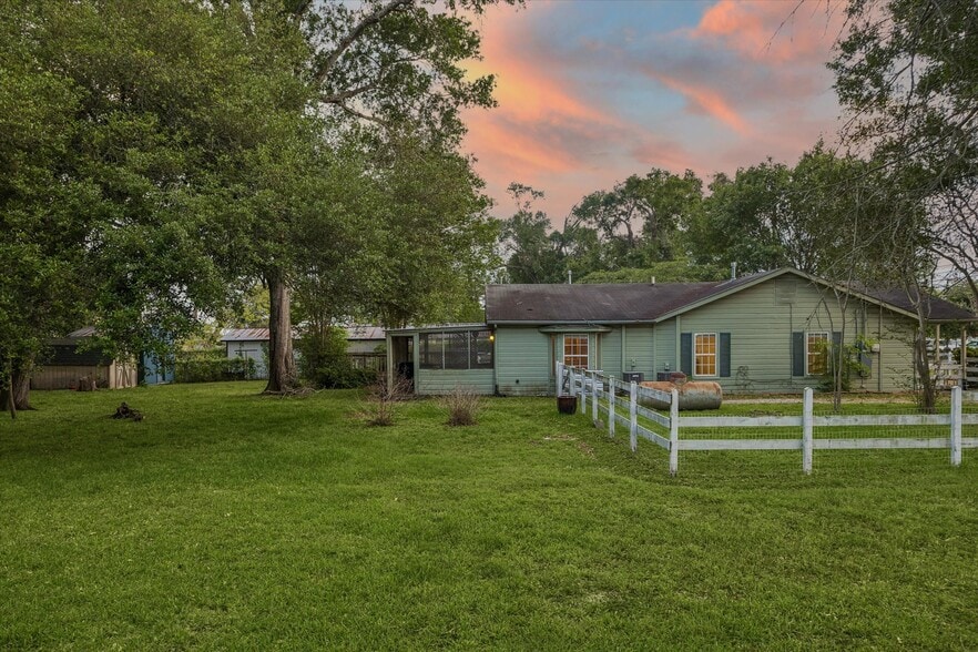 More Photos Of 30315 2nd St., Fulshear Land For Sale