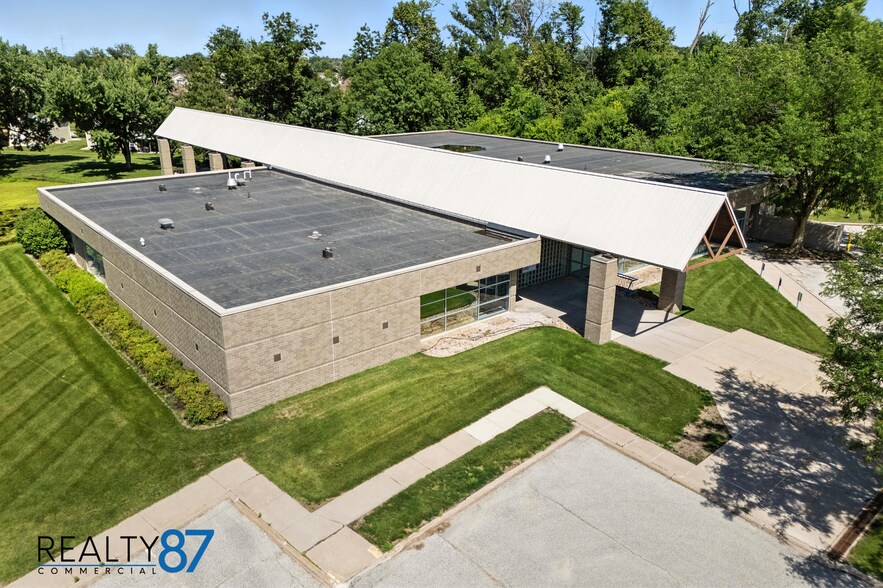 Primary Photo Of 4050 River Center Ct NE, Cedar Rapids Office For Lease