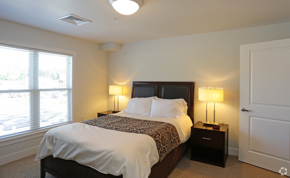 More Photos Of 77A Excelsior Ave, Saratoga Springs Apartments For Lease