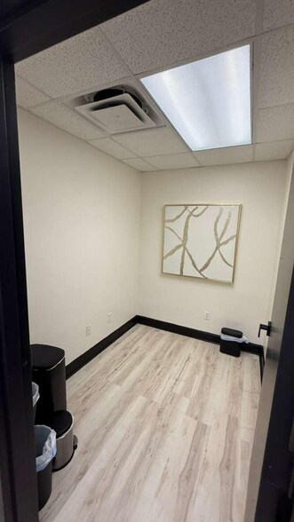 More Photos Of 608 S Tampania Ave, Tampa Medical For Lease