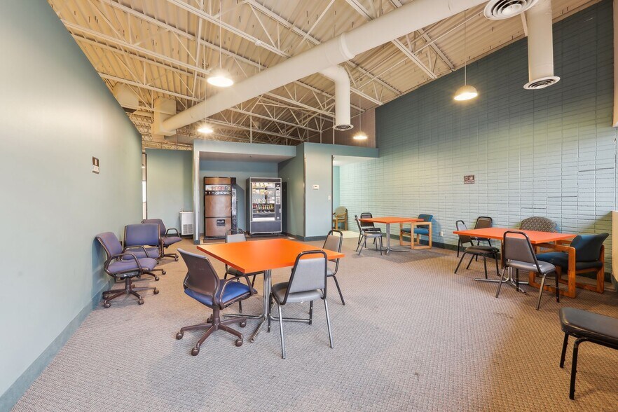 More Photos Of 2525 Nevada Ave N, Golden Valley Light Distribution For Sale