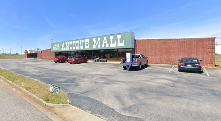 Primary Photo Of 230 Davis Loop, Oxford General Retail For Sale
