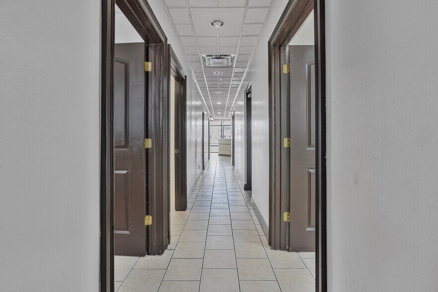 More Photos Of 24336 Michigan Ave, Dearborn Freestanding For Lease