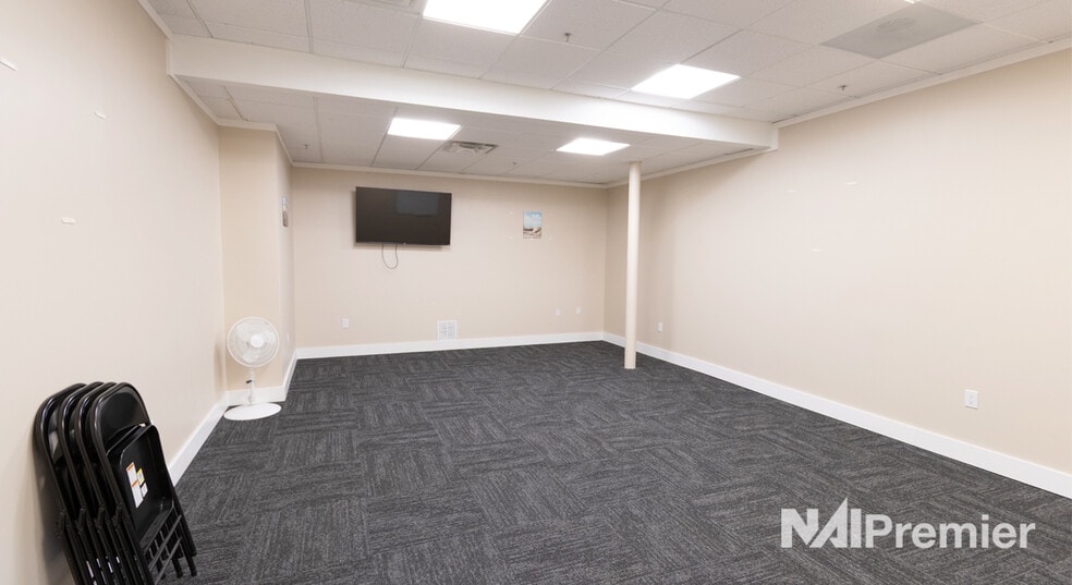 More Photos Of 6150 S Redwood Rd, Salt Lake City Office For Sale