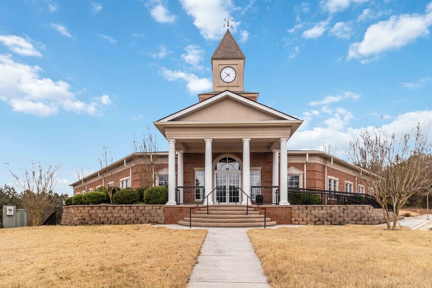 More Photos Of 500 Plantation Park Dr, Loganville Office For Lease