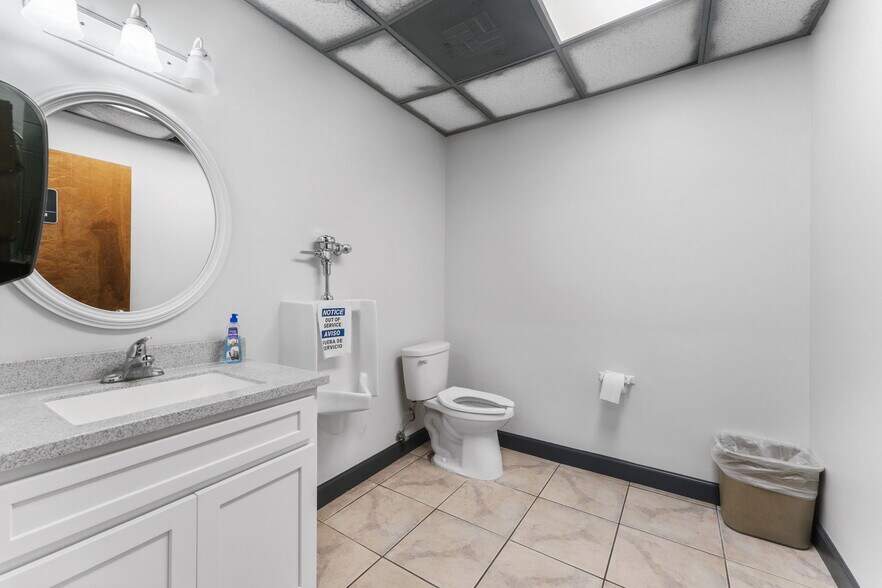 More Photos Of 109 N Falkenburg Rd, Tampa Manufacturing For Sale