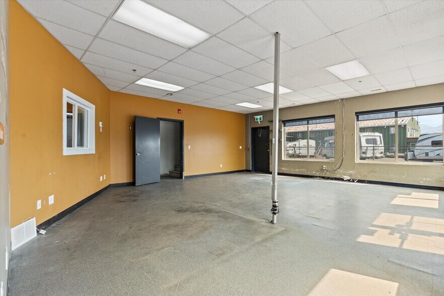 More Photos Of 44755 Yale Rd, Chilliwack Warehouse For Sale