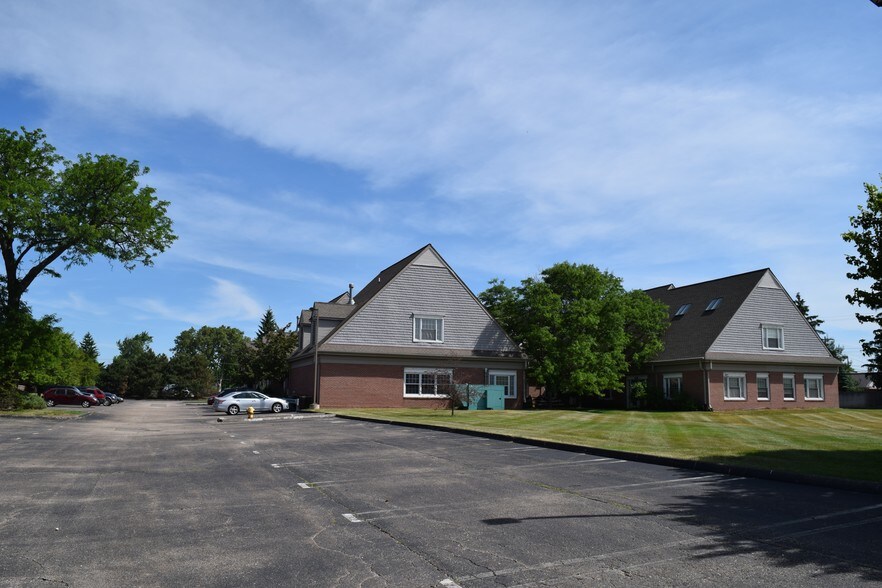 More Photos Of 38935 Ann Arbor Rd, Livonia Office For Lease
