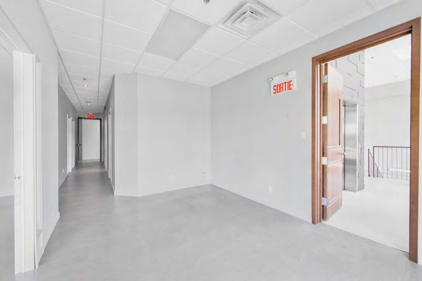 More Photos Of 200 Rue Commerciale, Donnacona Office For Lease