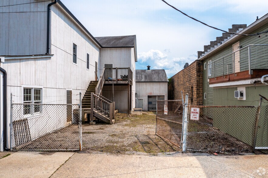 More Photos Of 126 N James St, Peekskill Warehouse For Sale