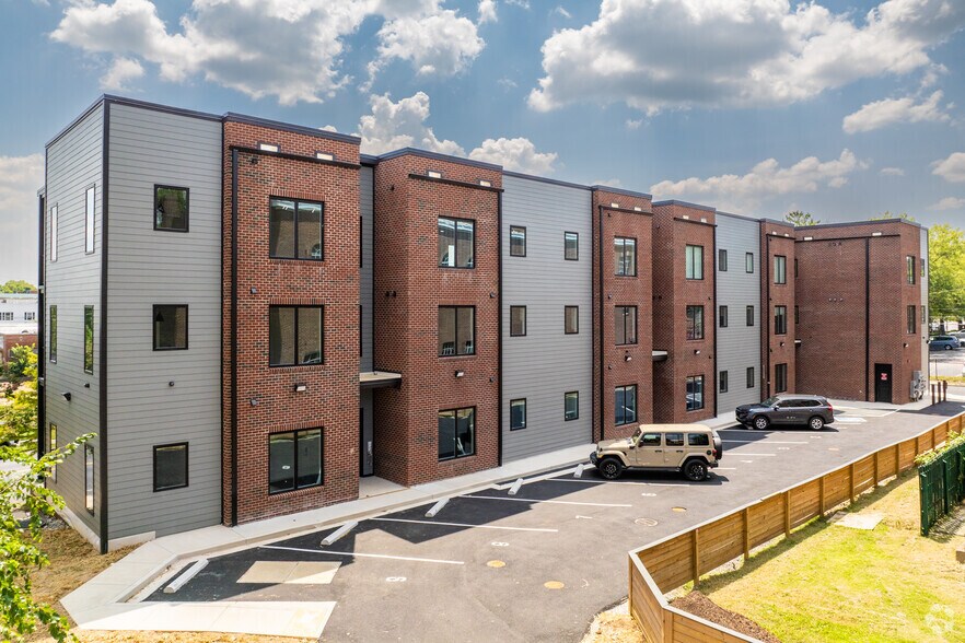 More Photos Of 1421-1422 Bainbridge St, Richmond Apartments For Sale