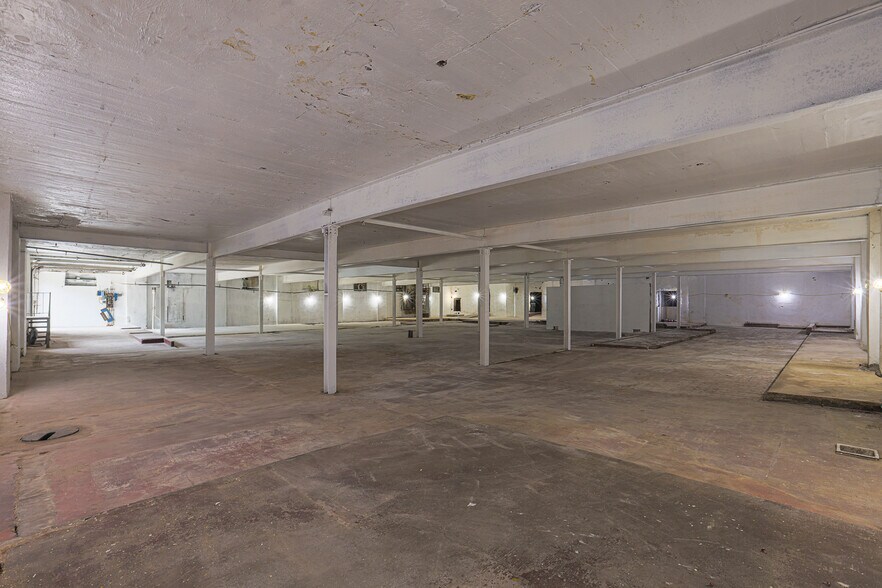 More Photos Of 6809 Belair Rd, Baltimore Freestanding For Lease